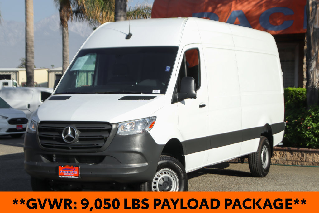 Used 2023 Mercedes-Benz Sprinter 2500 w/ Acoustic Package image 4
