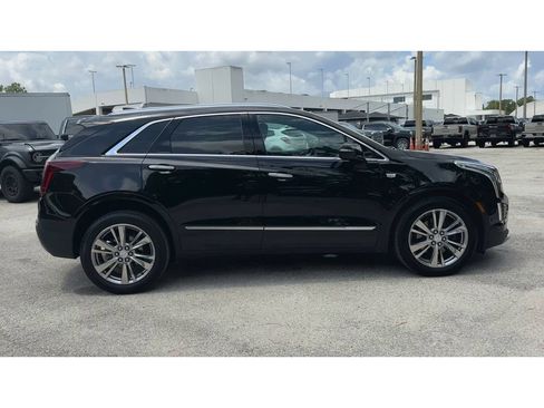 Used 2024 Cadillac XT5 Premium Luxury w/ Technology Package FWD image 9