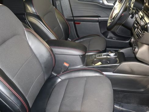 Used 2024 Ford Escape ST-Line image 43