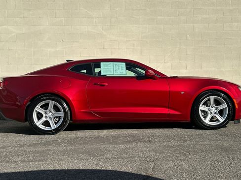 Used 2023 Chevrolet Camaro LT image 3