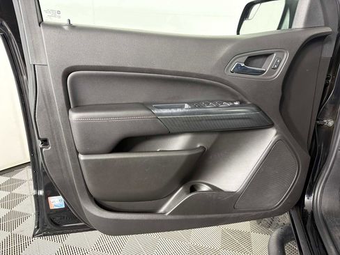Used 2016 GMC Canyon SLE w/ All Terrain Package AWD/4WD image 8