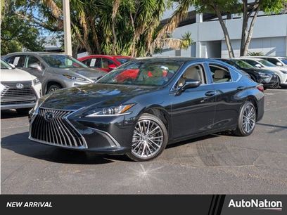 Used 2025 Lexus ES 350 w/ Premium Package