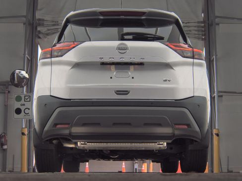 Used 2023 Nissan Rogue SV FWD image 7