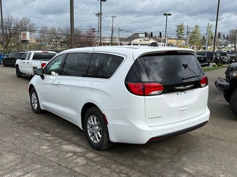 New 2026 Chrysler Voyager LX image 8