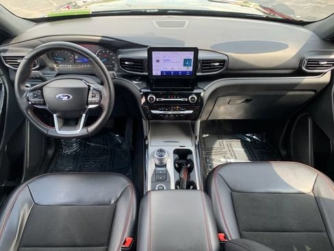 Used 2023 Ford Explorer ST-Line AWD/4WD image 16