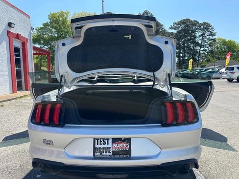 Used 2018 Ford Mustang Coupe RWD image 35