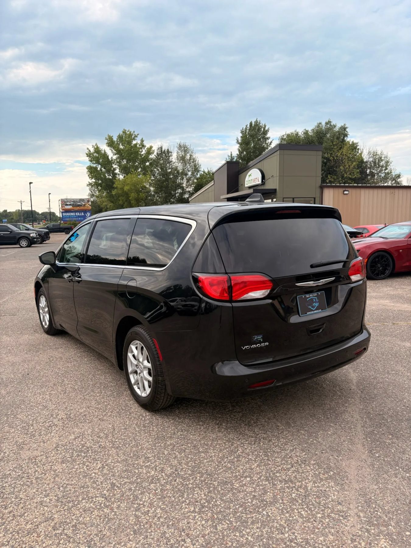 Used 2020 Chrysler Voyager LX w/ Cold Weather Group FWD image 7