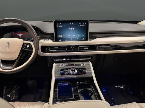 Used 2022 Lincoln Aviator Black Label Grand Touring w/ Class IV Trailer Tow Package AWD/4WD image 11