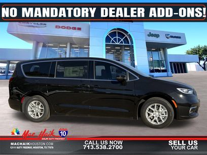 New 2026 Chrysler Pacifica Select