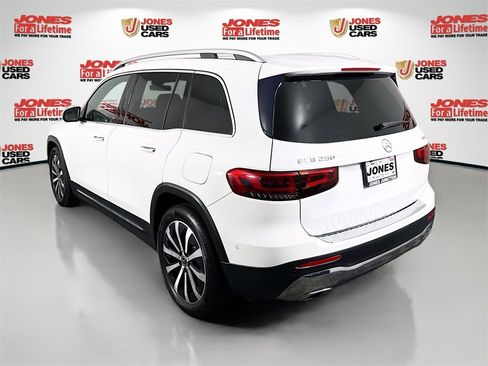 Used 2020 Mercedes-Benz GLB 250 4MATIC w/ Premium Package image 2