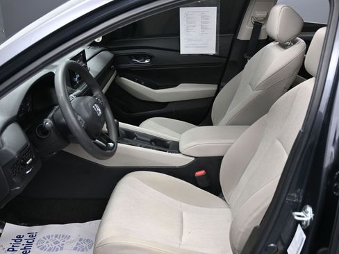 Used 2025 Honda Accord SE image 17