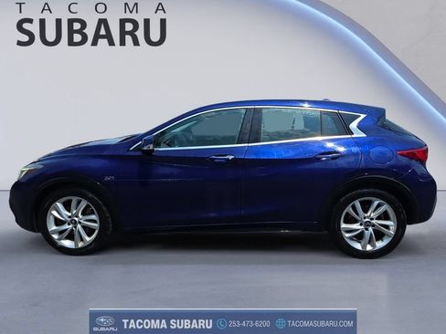 Used 2017 INFINITI QX30 FWD image 2