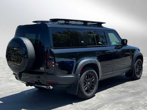 Used 2023 Land Rover Defender 130 SE image 5