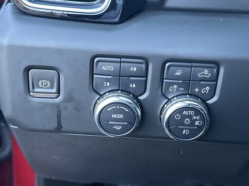 Used 2024 GMC Sierra 2500 Denali w/ Technology Package image 28