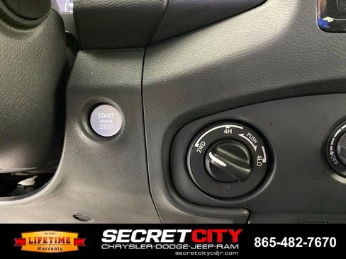 Used 2022 Nissan Frontier S w/ Technology Package AWD/4WD image 16