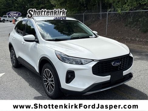 Used 2024 Ford Escape SE image 1