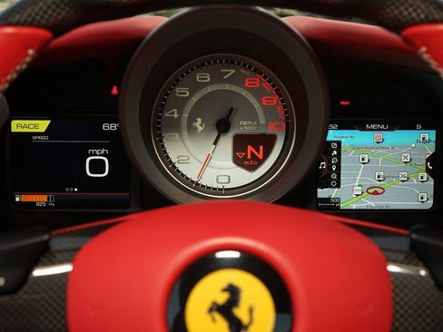 Used 2023 Ferrari F8 Tributo image 14