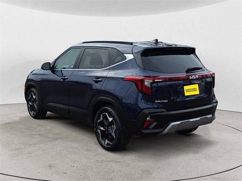 Used 2024 Kia Seltos EX image 3