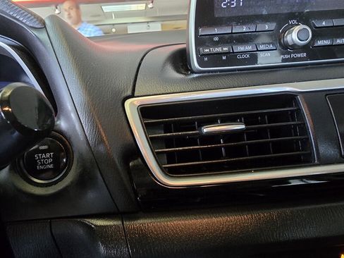 Used 2014 MAZDA MAZDA3 i Touring FWD image 21