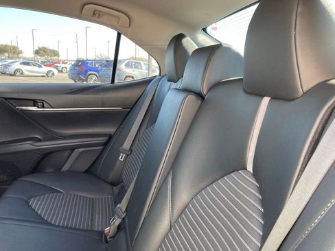 Used 2021 Toyota Camry SE image 10