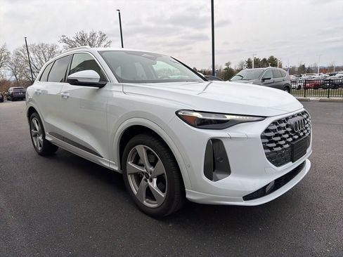 Certified 2025 Audi Q5 Prestige image 6