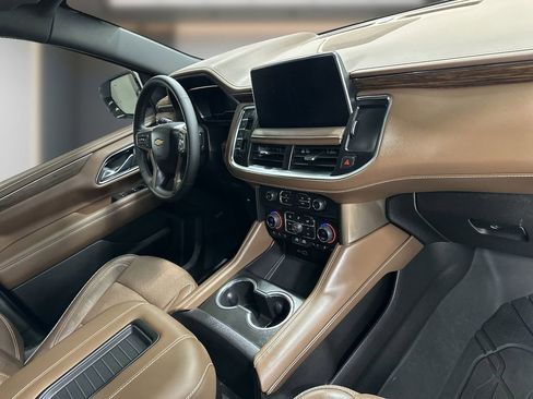 Used 2023 Chevrolet Suburban High Country image 15