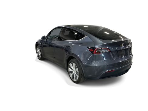Certified 2023 Tesla Model Y Long Range AWD/4WD image 4