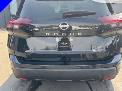 Certified 2025 Nissan Rogue SV image 6