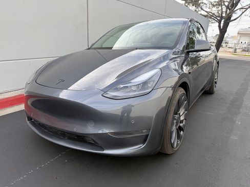 Used 2022 Tesla Model Y Performance AWD/4WD image 1