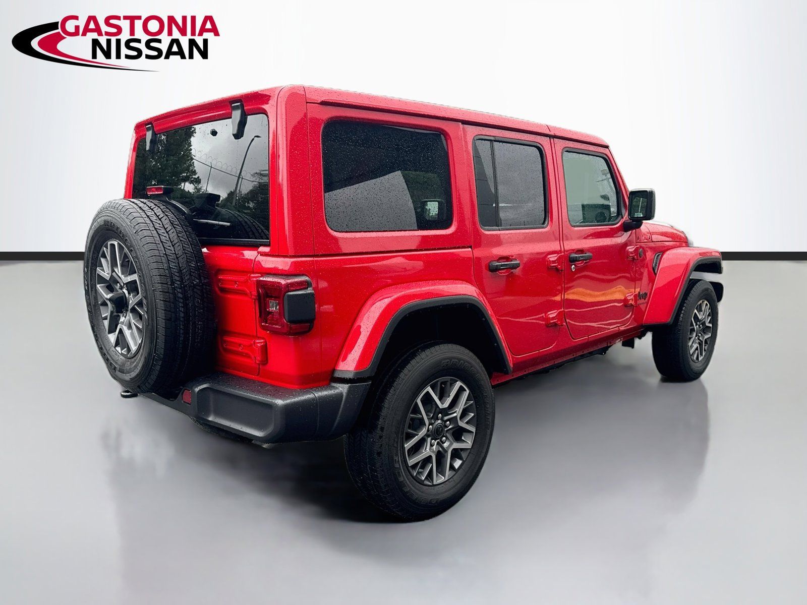 Used 2025 Jeep Wrangler Unlimited Sahara AWD/4WD image 9