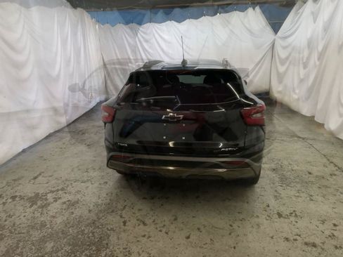Used 2024 Chevrolet Trax ACTIV w/ Sunroof Package FWD image 7