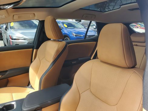 Used 2024 Lexus RZ 300e Premium w/ Accessory Package (Z1) image 17