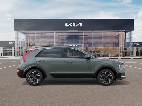 New 2025 Kia Niro Wind w/ Wind Preserve Package FWD image 7