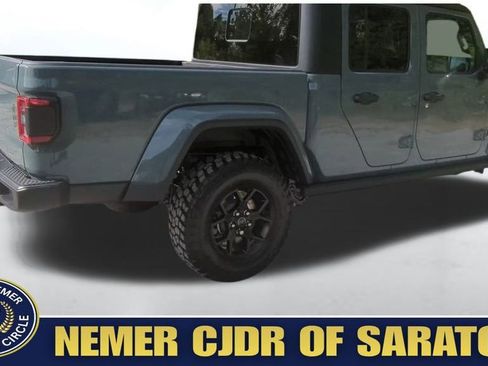 New 2025 Jeep Gladiator Willys image 7