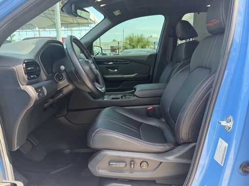Used 2024 Honda Pilot TrailSport image 12