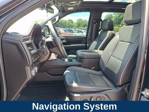 Used 2023 GMC Yukon SLT w/ SLT Premium Package AWD/4WD image 2