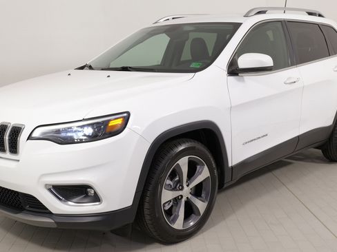 Used 2019 Jeep Cherokee Limited image 4