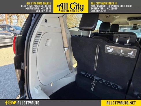 Used 2020 Chrysler Voyager Lxi FWD image 30
