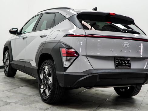 Used 2025 Hyundai Kona SEL image 11