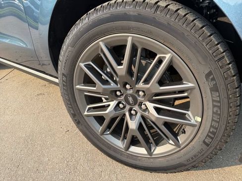 New 2027 Ford Expedition Platinum w/ Stealth Appearance Package AWD/4WD image 14