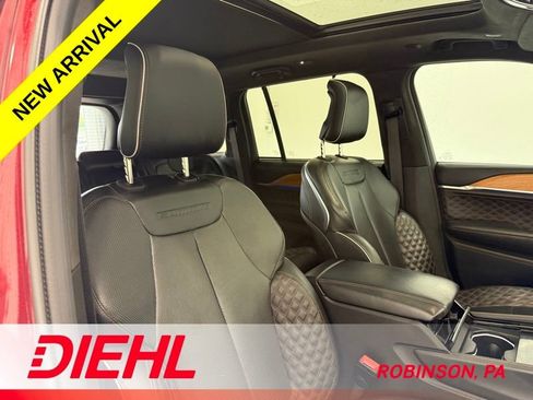 Used 2022 Jeep Grand Cherokee Summit AWD/4WD image 15