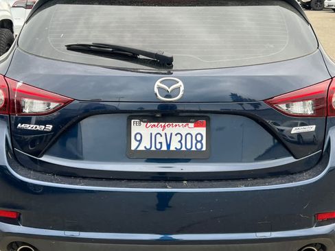 Used 2018 MAZDA MAZDA3 Touring image 19