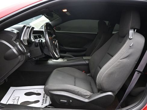 Used 2015 Chevrolet Camaro LT w/ 1LT Preferred Package RWD image 9