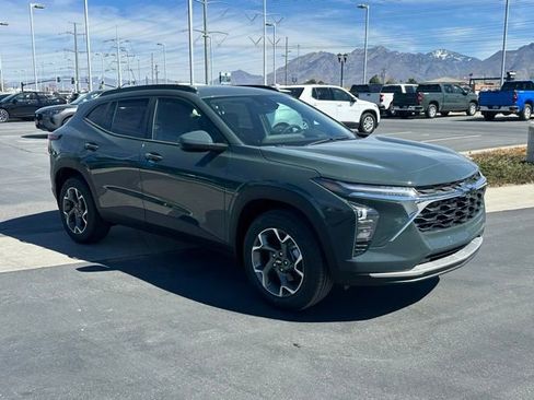 New 2026 Chevrolet Trax LT w/ Driver Confidence Package FWD image 27