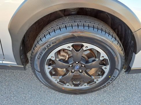 Used 2021 Subaru Crosstrek 2.0i Premium w/ Moonroof Package image 32