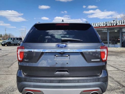 Used 2016 Ford Explorer XLT image 12