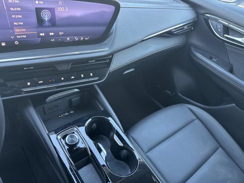 Used 2025 Buick Envision Preferred image 23