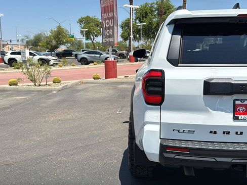 Used 2025 Toyota 4Runner SR5 AWD/4WD image 8