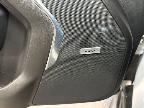 Used 2023 Chevrolet Suburban LT w/ Luxury Package image 8