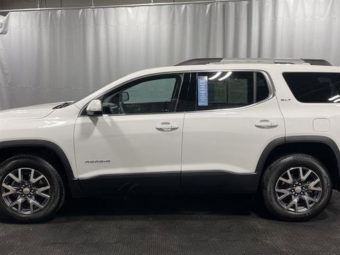 Certified 2023 GMC Acadia SLT image 2